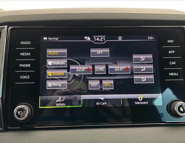 Škoda Karoq SUV / Terénní 1,5 l 110 kw