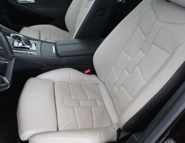 DS Automobiles DS9 Sedan / Limuzína 1,6 l 147 kw