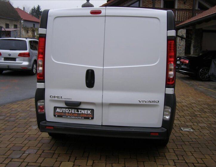 Opel Vivaro MPV 2,0 l 66 kw