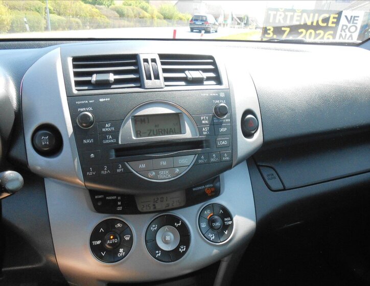 Toyota RAV4 Kombi 2,0 l 112 kw