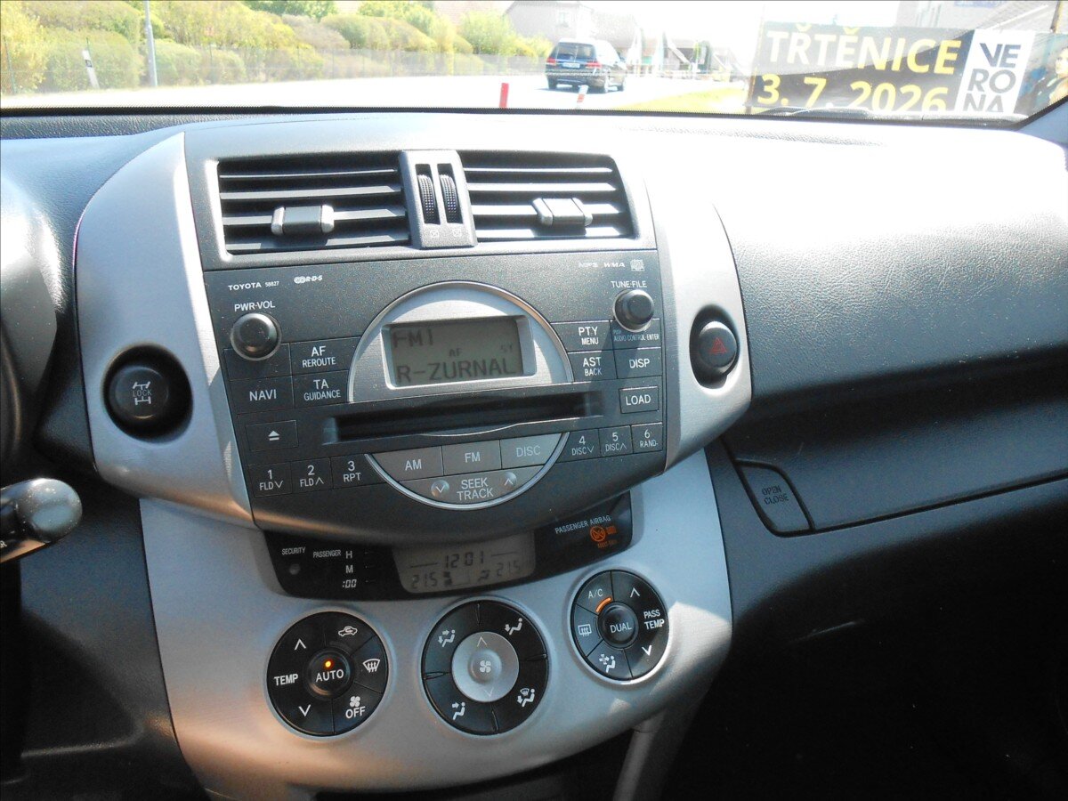 Toyota RAV4 Kombi 2,0 l 112 kw