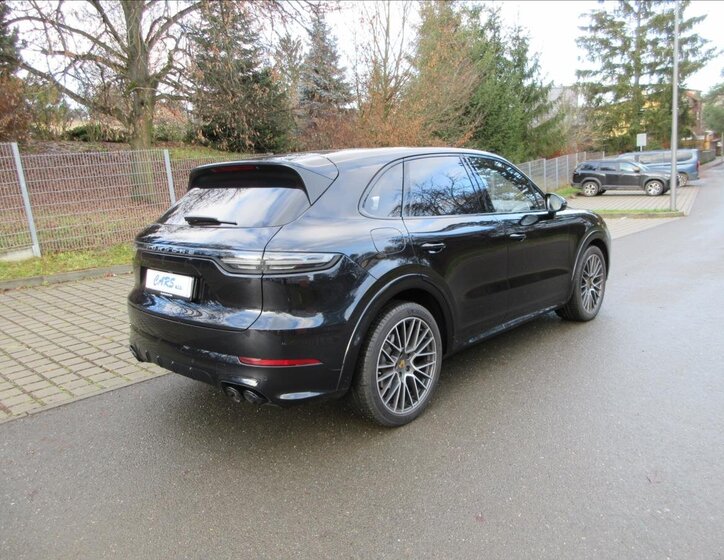 Porsche Cayenne Kombi 2,9 l 324 kw