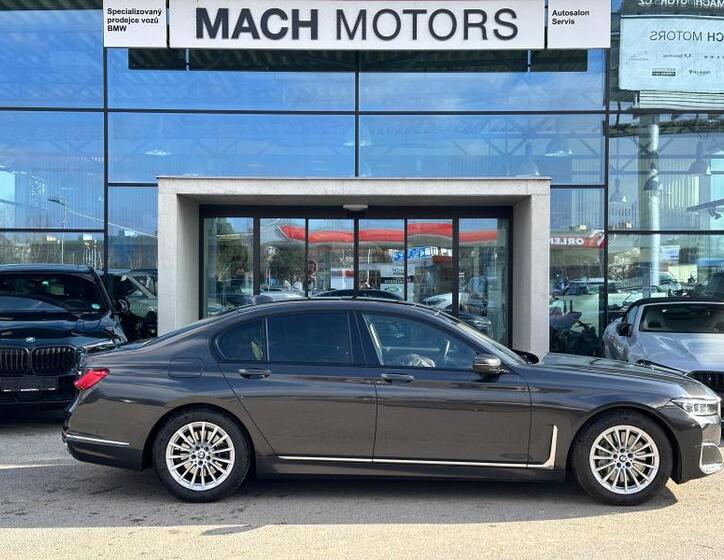 BMW Řada 7 6
