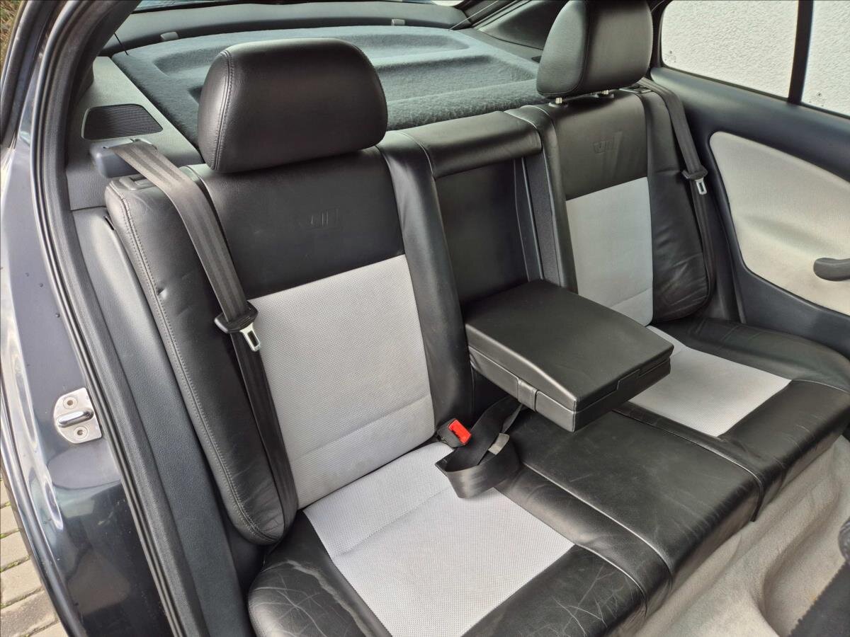 Škoda Octavia Sedan / Limuzína 1,8 l 132 kw