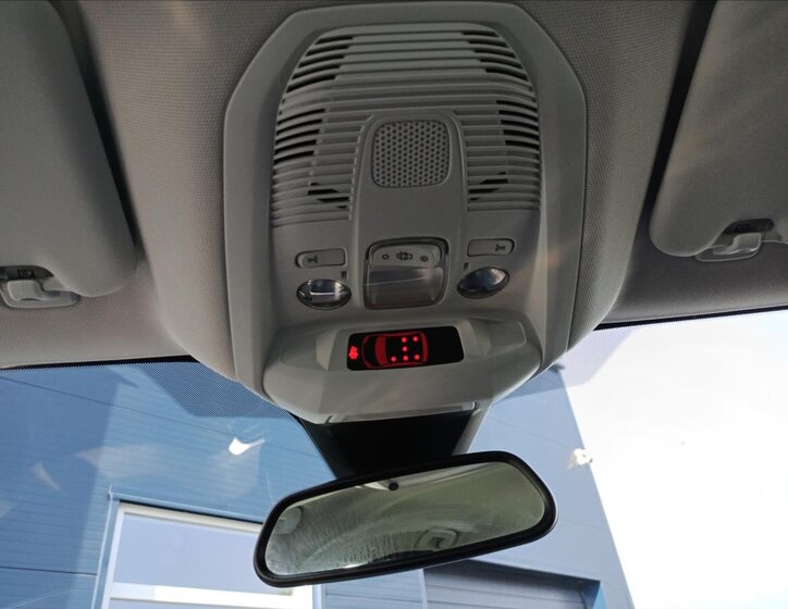 Peugeot 5008 SUV 1,2 l 96 kw