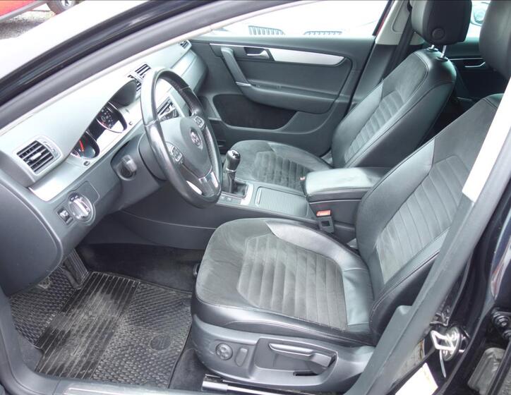 Volkswagen Passat 10