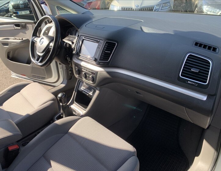 Volkswagen Sharan MPV 2,0 l 110 kw