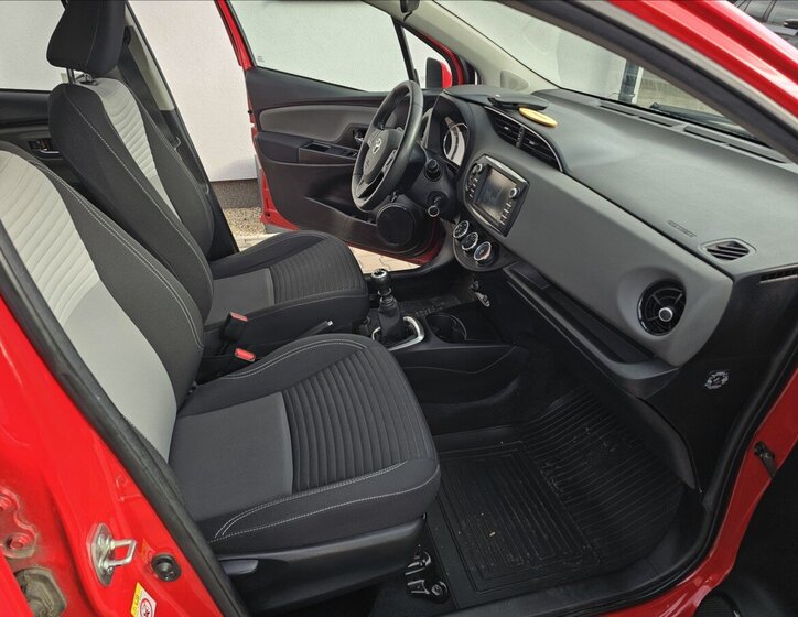 Toyota Yaris 32