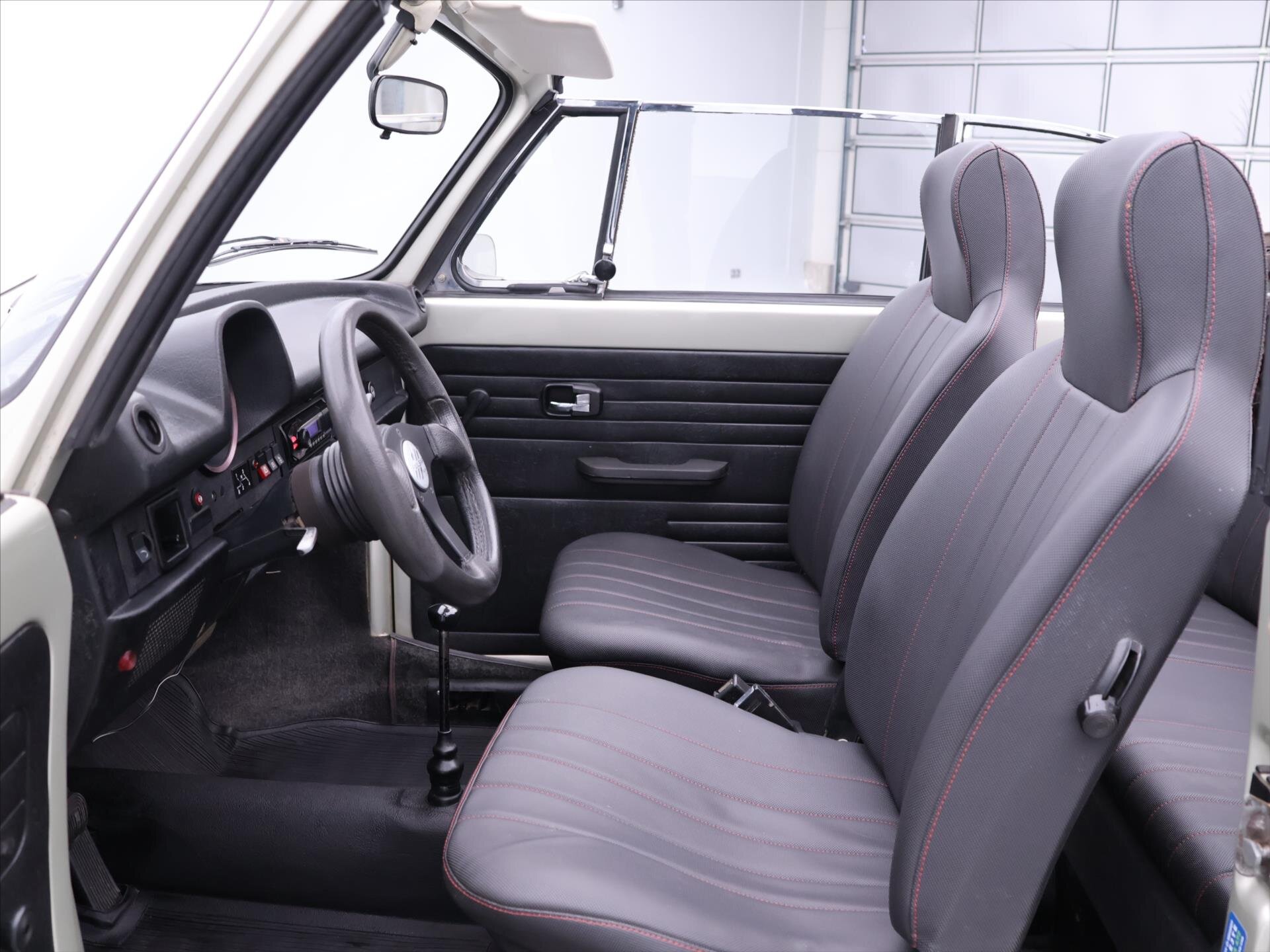 Volkswagen Beetle Kabriolet 1,3 l 32 kw