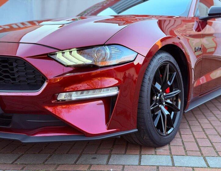 Ford Mustang Kupé 5,0 l 331 kw