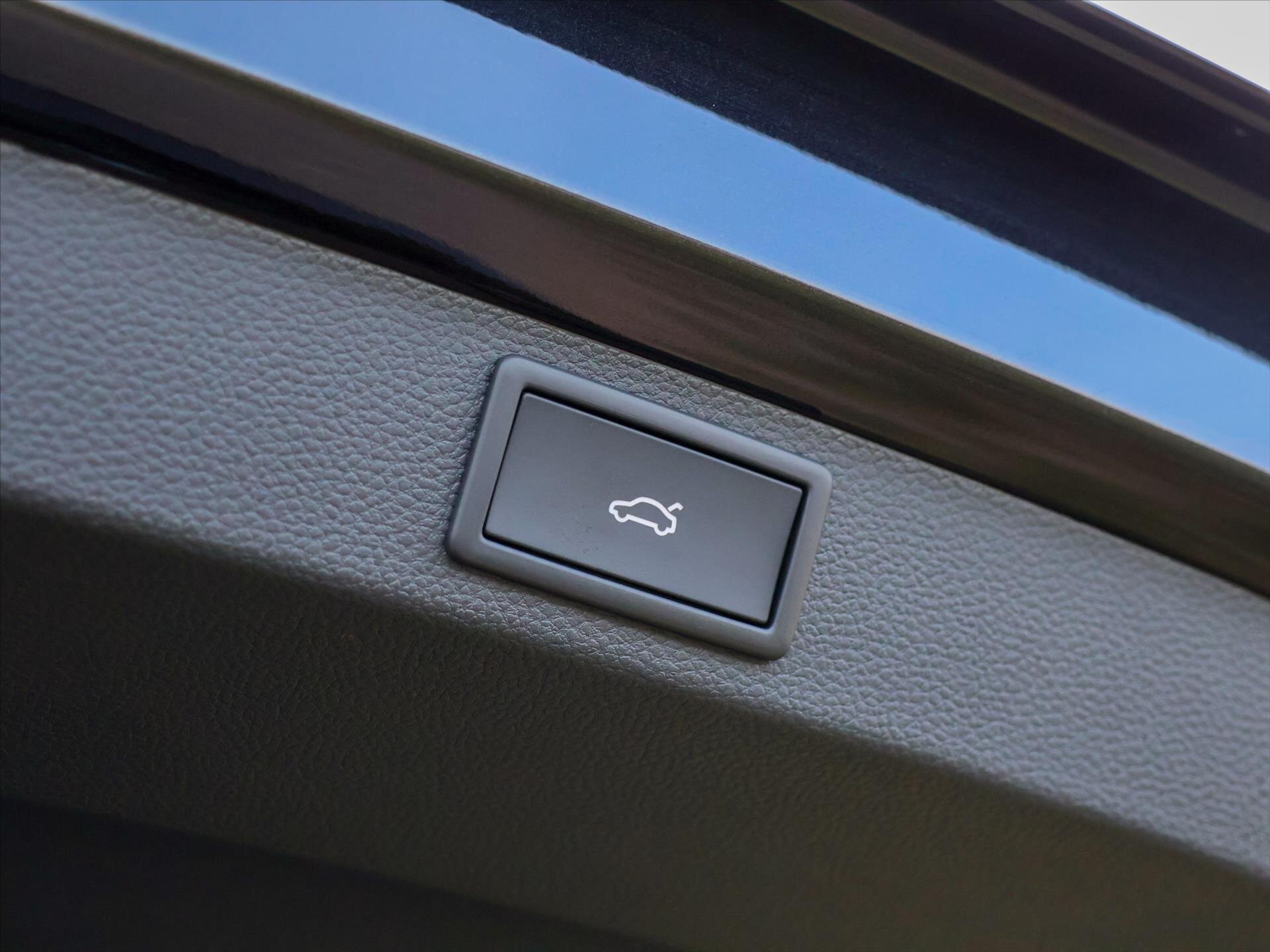 Škoda Karoq SUV / Terénní 2,0 l 110 kw