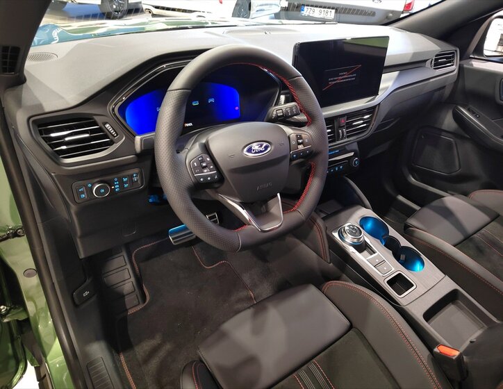 Ford Kuga SUV / Terénní 2,5 l 178 kw