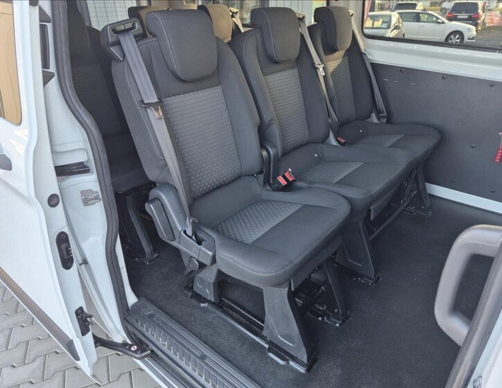 Ford Tourneo Custom MPV 2,0 l 96 kw