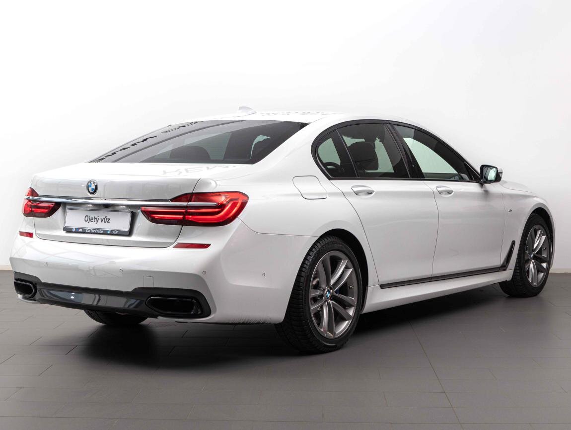 BMW Řada 7 Sedan 4,4 l 330 kw