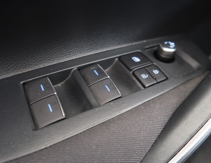 Toyota Corolla Sedan 1,5 l 92 kw