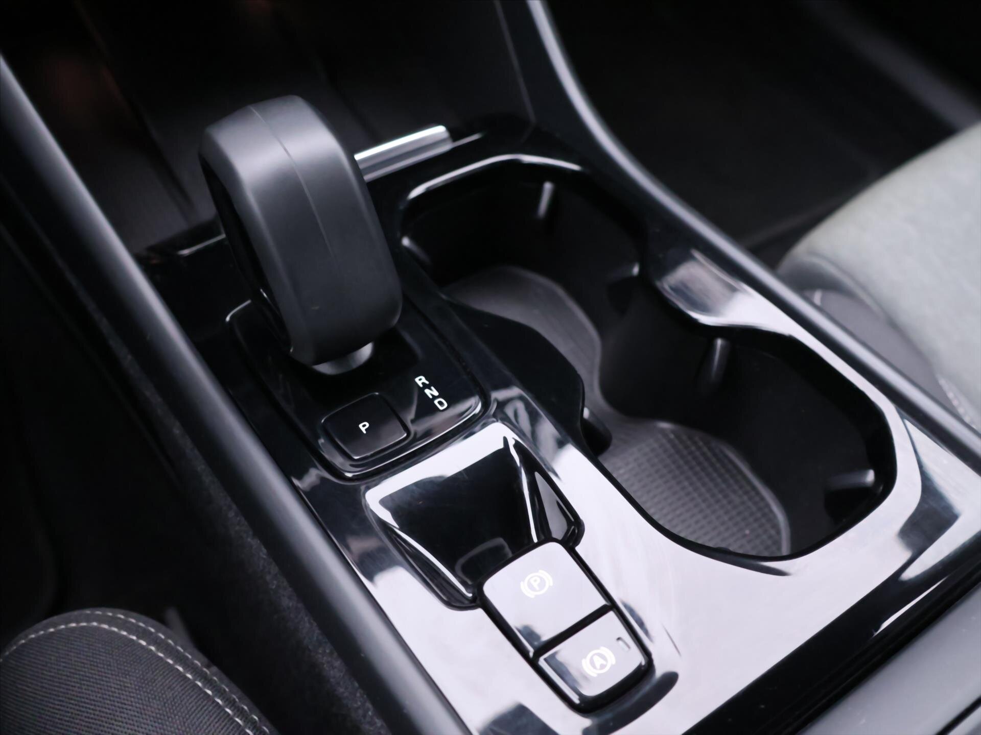 Volvo XC40 SUV 2,0 l 145 kw