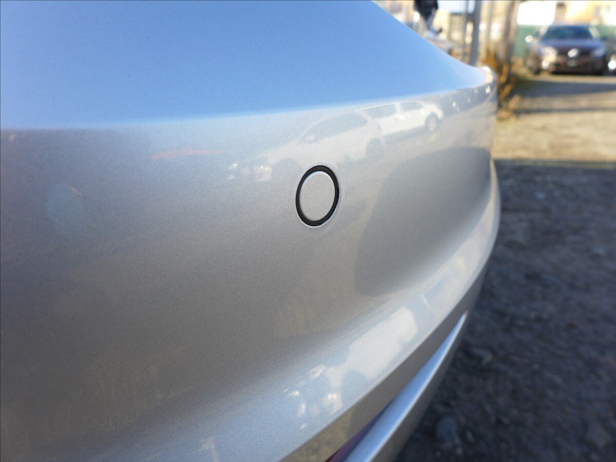 Volkswagen Golf Sportsvan Kombi 1,2 l 63 kw