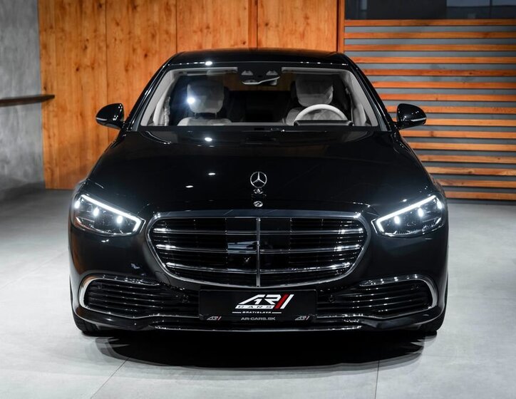 Mercedes-Benz Třídy S Sedan 4,0 l 370 kw
