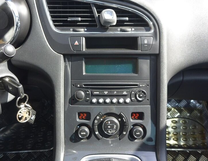 Peugeot 5008 MPV 1,6 l 88 kw