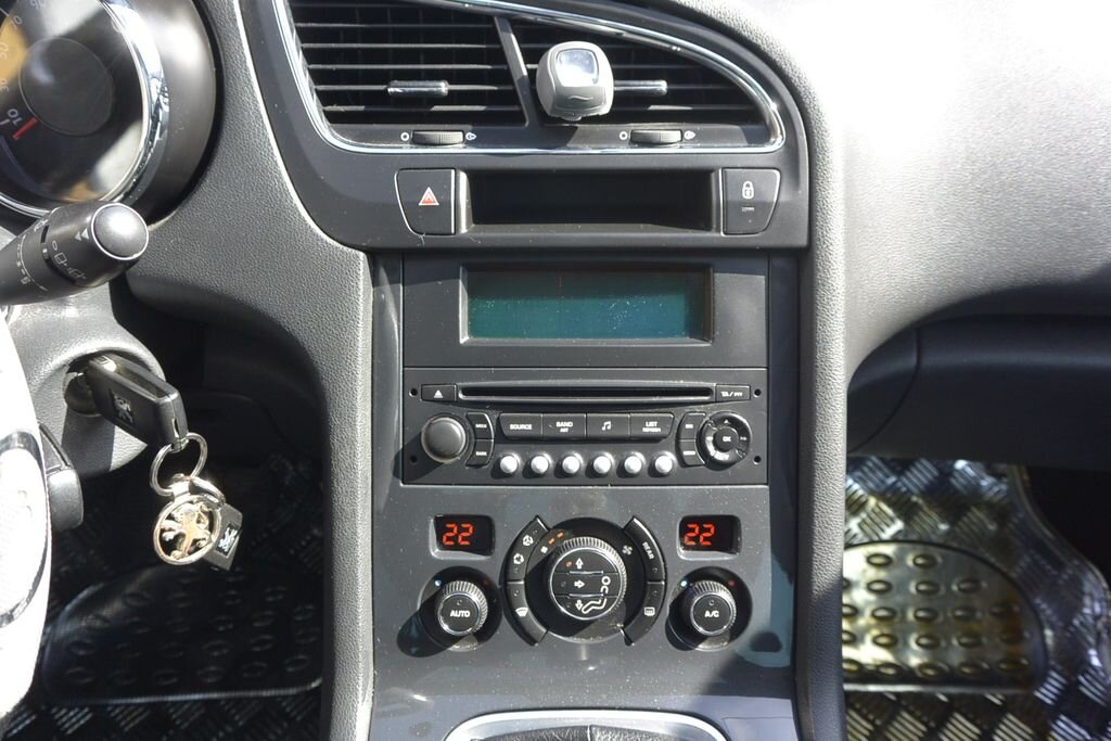 Peugeot 5008 MPV 1,6 l 88 kw