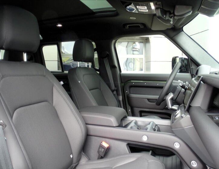 Land Rover Defender SUV / Terénní 3,0 l 183 kw