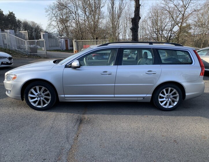Volvo V70 Kombi 2,4 l 158 kw