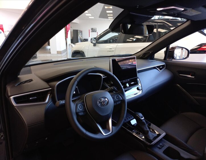 Toyota Corolla Cross 10