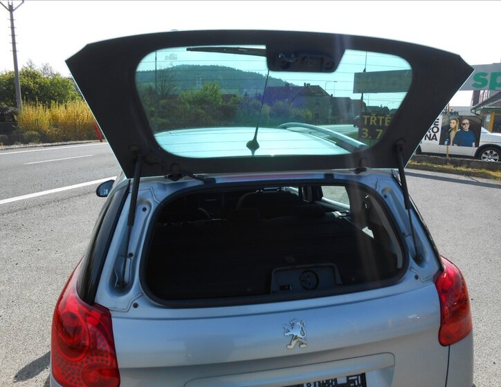 Peugeot 207 Kombi 1,4 l 54 kw