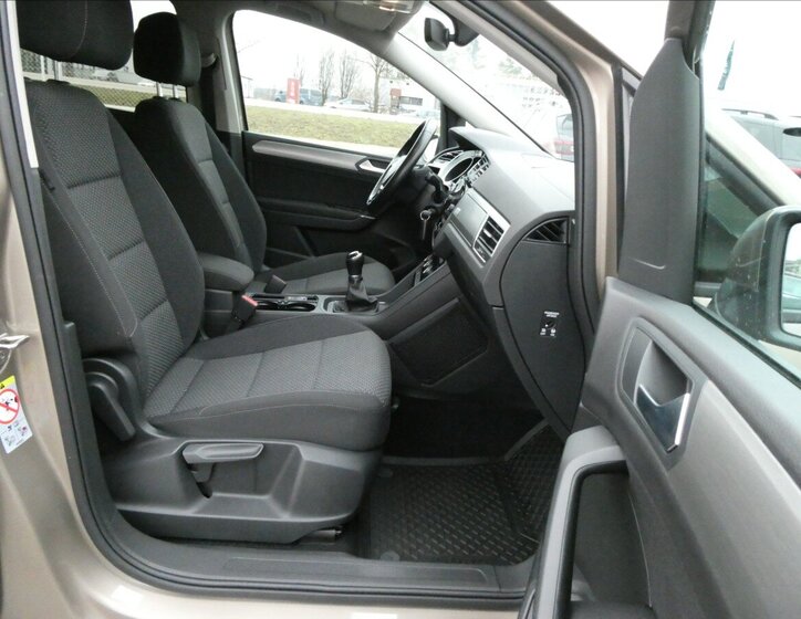 Volkswagen Touran 24