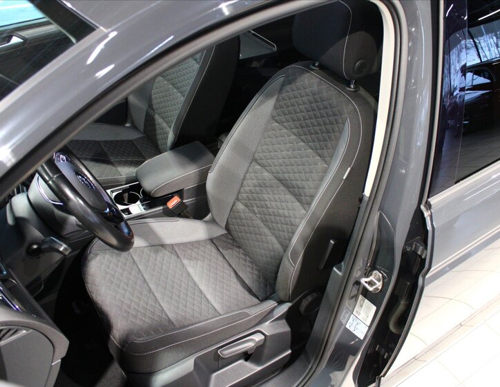 Volkswagen Touran MPV 1,5 l 110 kw
