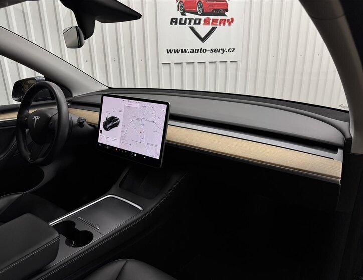 Tesla Model Y SUV / Terénní 0,0 378 kw