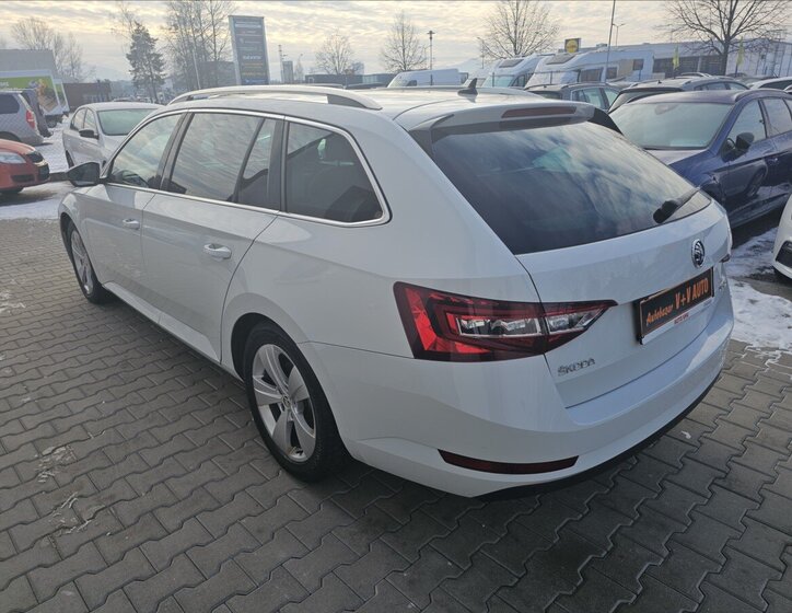 Škoda Superb 8