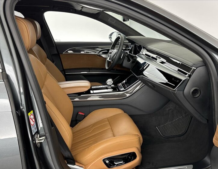 Audi S8 Sedan / Limuzína 4,0 l 420 kw