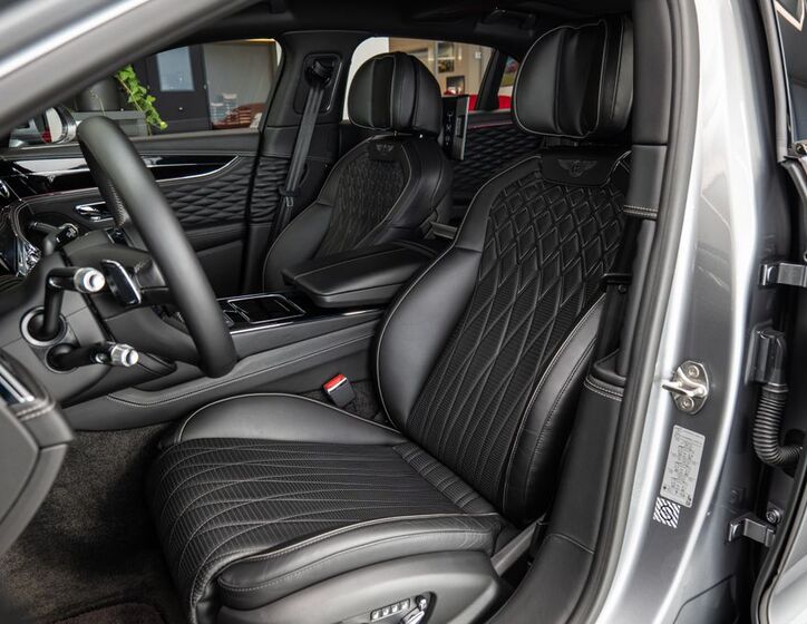 Bentley Flying Spur 8