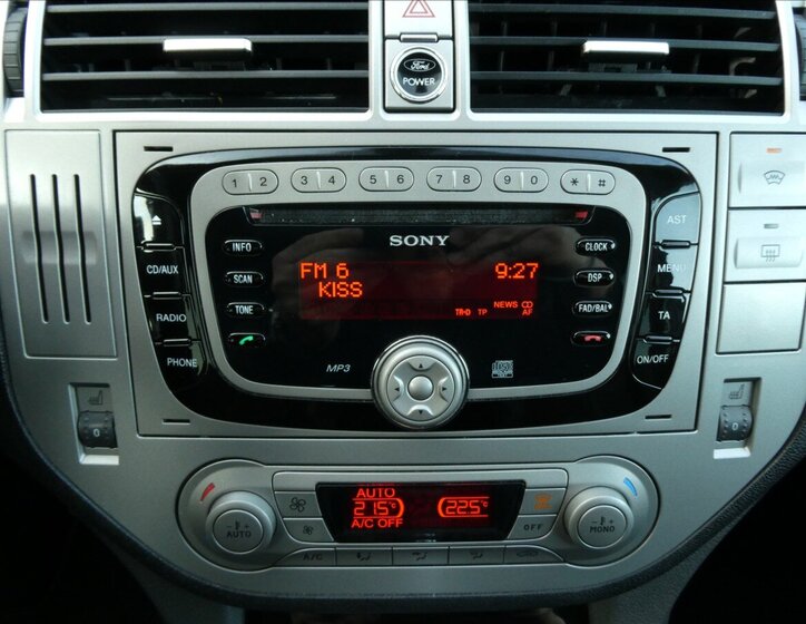 Ford Kuga SUV / Terénní 2,0 l 103 kw