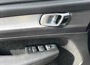 Volvo XC40 SUV / Terénní 1,5 l 120 kw