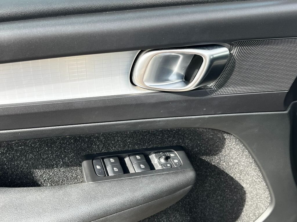 Volvo XC40 SUV / Terénní 1,5 l 120 kw