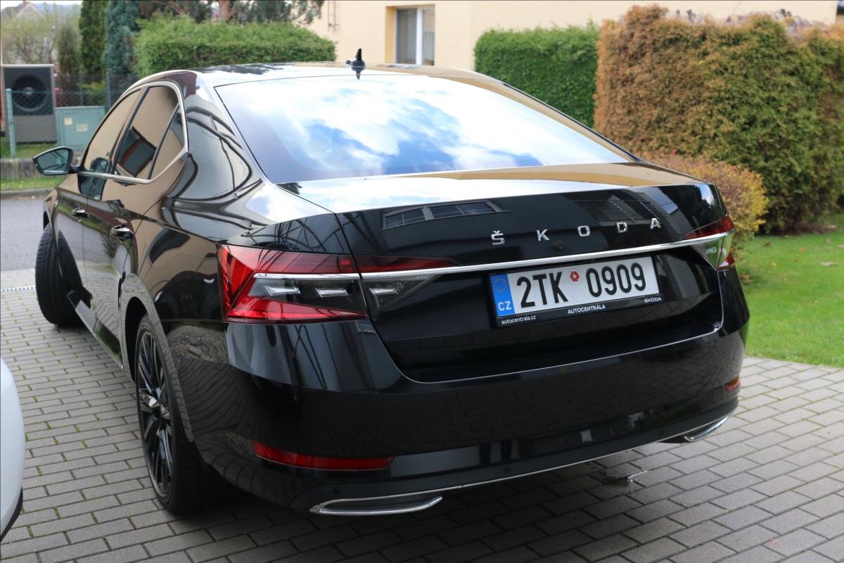 Škoda Superb Sedan / Limuzína 2,0 l 140 kw