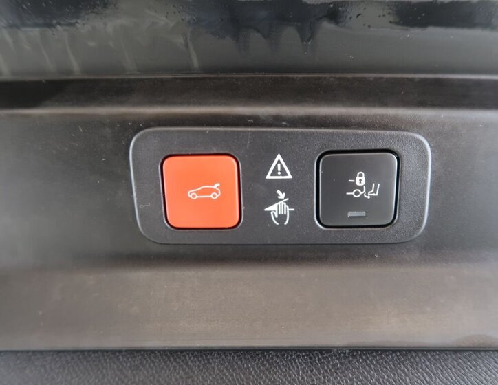 Peugeot 5008 SUV / Terénní 1,5 l 96 kw