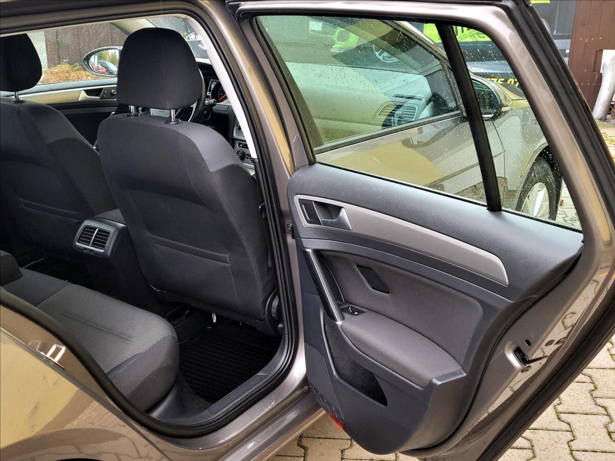 Volkswagen Golf Kombi 1,6 l 81 kw