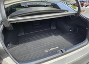 Lexus ES 300h Sedan / Limuzína 2,5 l 160 kw