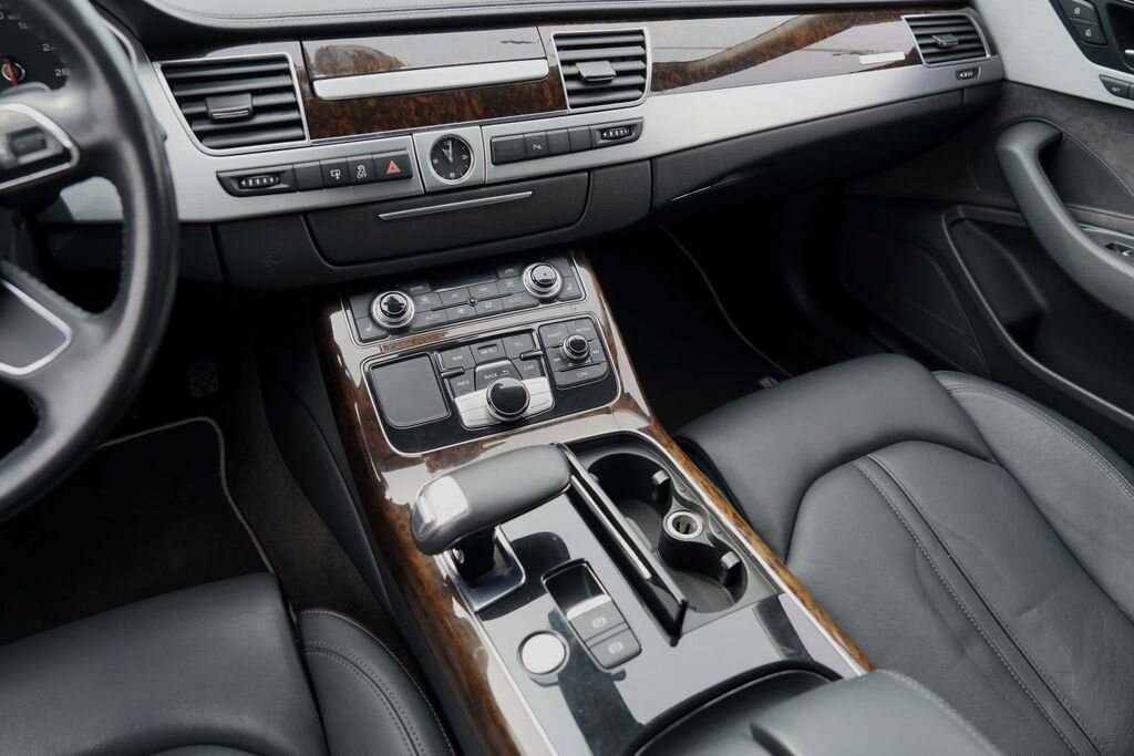 Audi A8 Sedan / Limuzína 3,0 l 213 kw