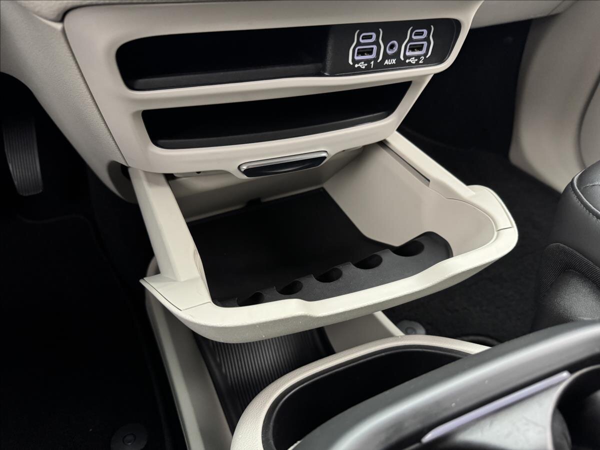 Chrysler Pacifica MPV 3,6 l 214 kw