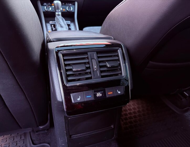 Škoda Superb Sedan / Limuzína 2,0 l 140 kw