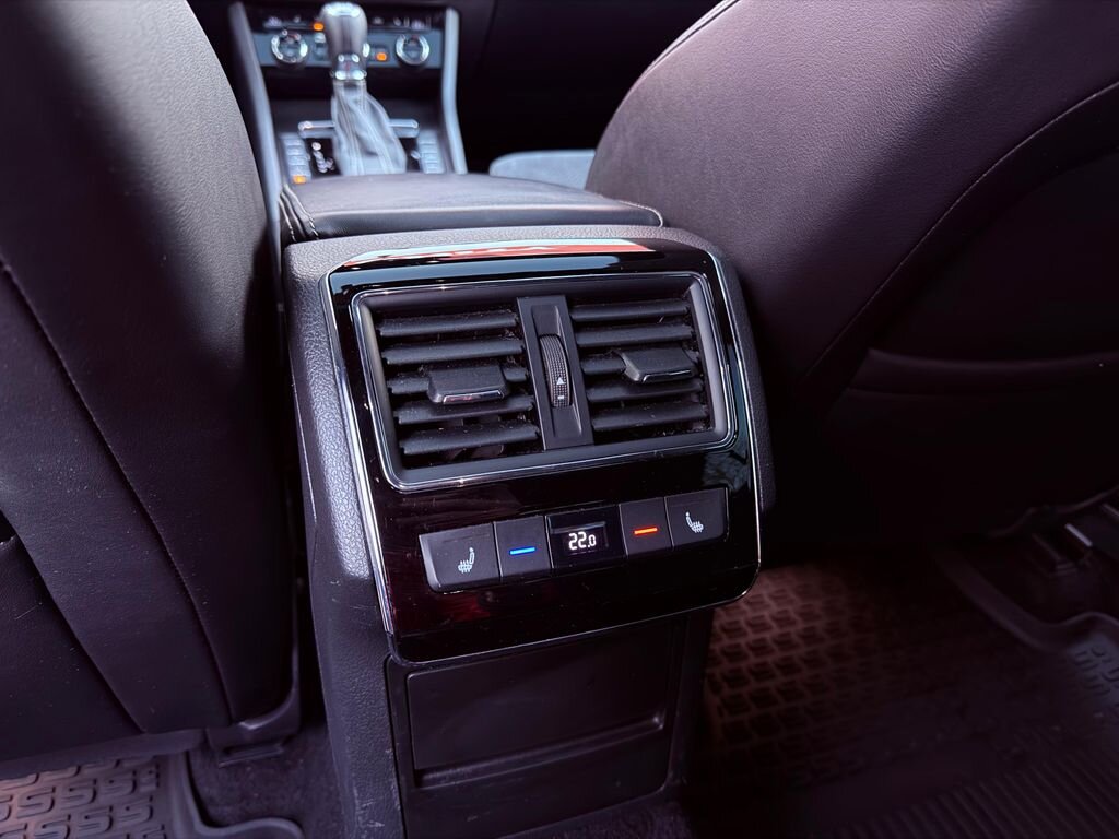 Škoda Superb Sedan / Limuzína 2,0 l 140 kw