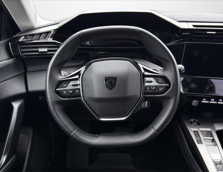 Peugeot 408 Liftback 1,2 l 96 kw