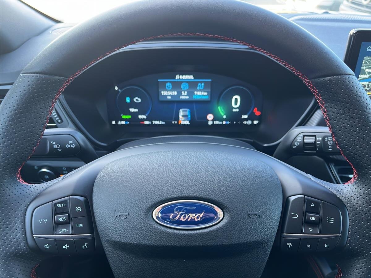 Ford Kuga SUV / Terénní 2,5 l 134 kw