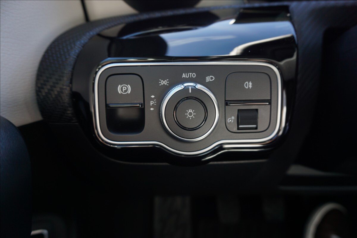 Mercedes-Benz Třídy A Sedan / Limuzína 1,3 l 100 kw