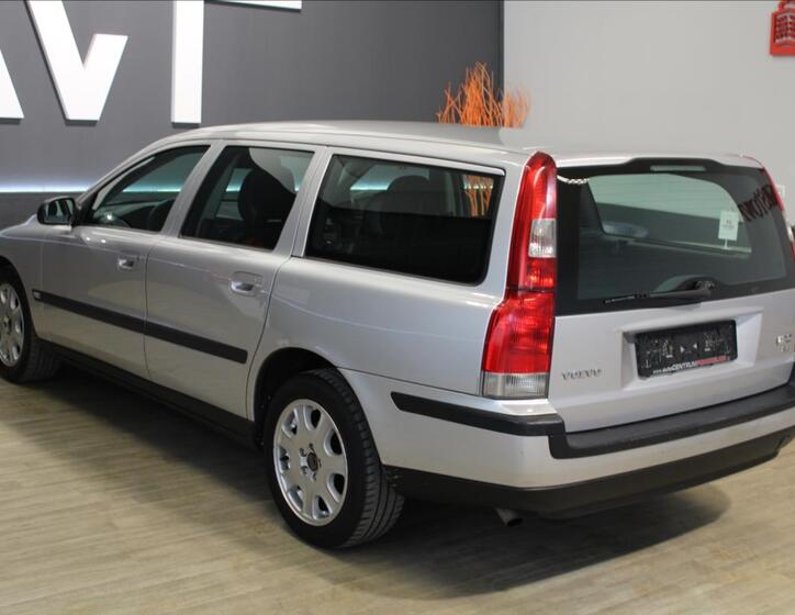 Volvo V70 8