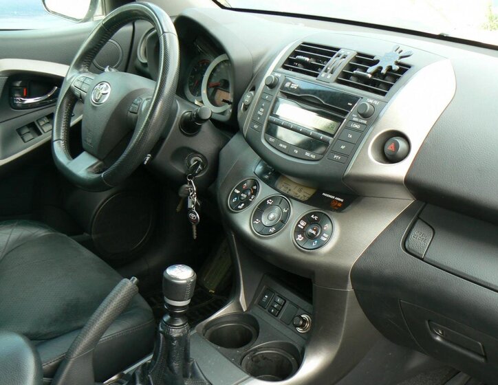 Toyota RAV4 SUV / Terénní 2,2 l 110 kw